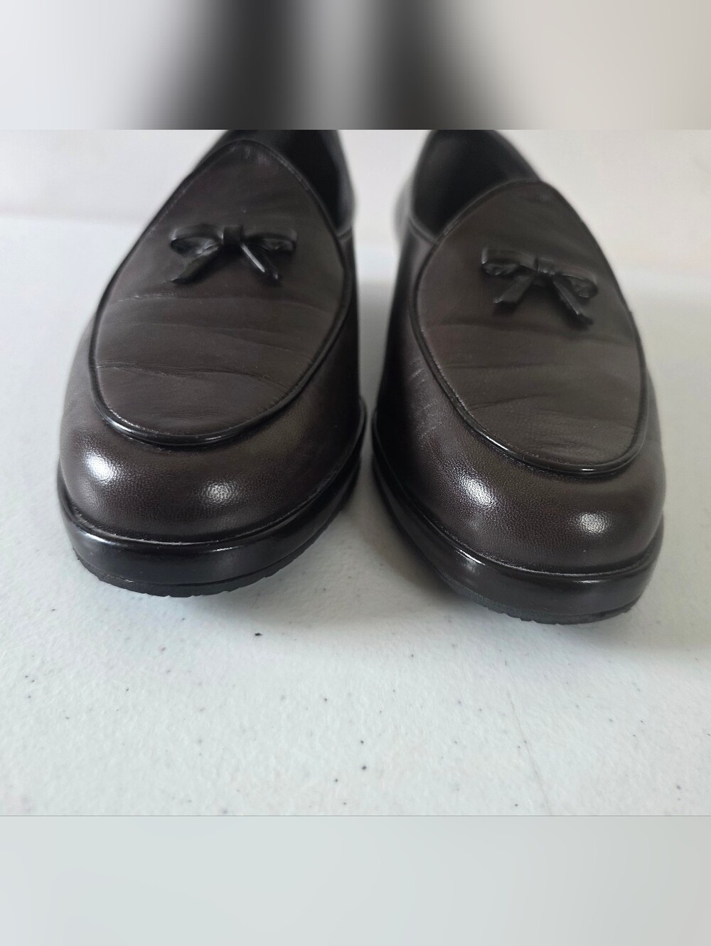 Stuart Weitzman Leather Loafers Size 10 Chocolate Brown Shoes with Bow Detail - Picture 5 of 15